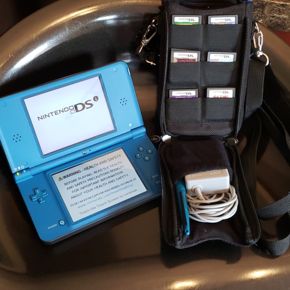 Nintendo DS XL blue - Picture 1 of 8